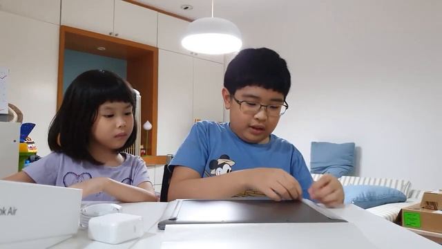 Macbook Air M1 unboxing and test смотреть онлайн