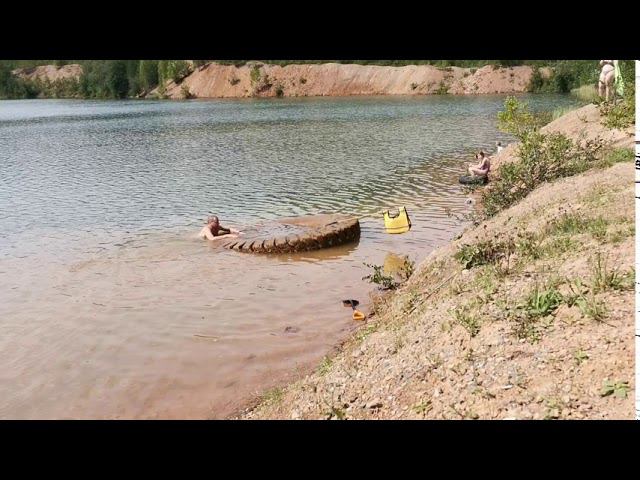 Вытаскивание колеса от БелАЗа, Урал-2020 смотреть онлайн