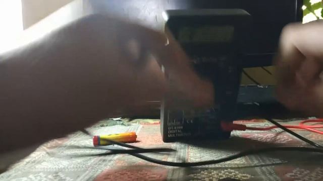 Как проверить батарейку мультиметром.Мультиметр. Как пользоваться мультиметром. смотреть онлайн