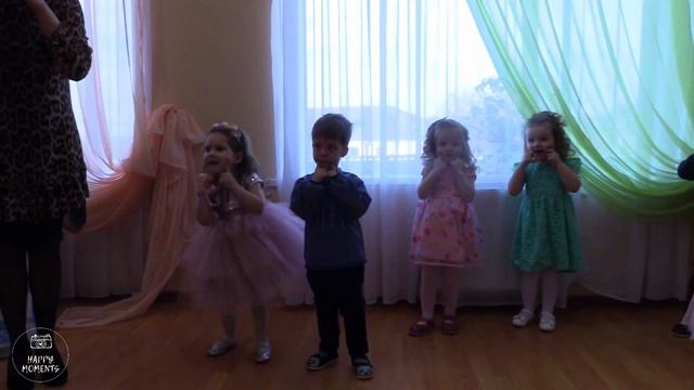 Ласковое солнышко ? Красивый танец маленьких деток на утреннике