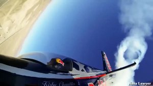 Red Bull Air Race - Экстремальный Трюки на самолете.