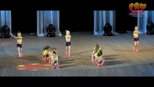 Малявка. - Dance Video Channel смотреть онлайн