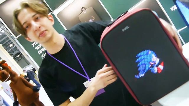 Рюкзак Pixel - первый в России рюкзак с LED-дисплеем - на выставке в Крокус Экспо смотреть онлайн