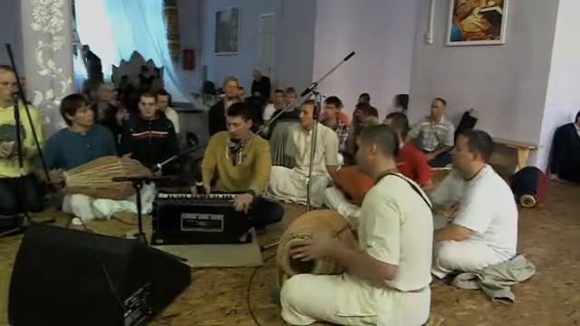 2014.09.05, Пт. - СПб, КЦ Гаура. Пятничные Киртаны смотреть онлайн