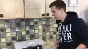 Разные предметы В микроволновку Пега