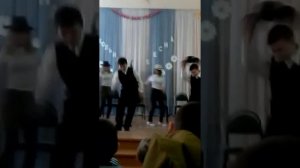 Пугачёвская СОШ 5 класс „ Танец со шляпами”