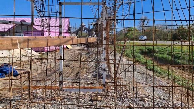 Оформление фасада дома.Скульптура техно собаки Болтик.забор. смотреть онлайн