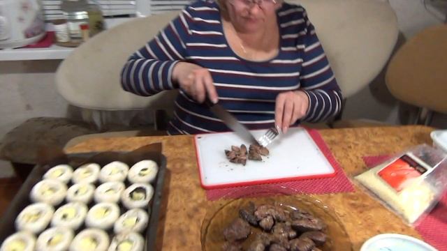Грибы фаршированные печенью. Вкусные рецепты из доступных продуктов. смотреть онлайн