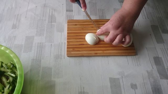 БЫСТРЫЙ,ВКУСНЫЙ,ПРОСТОЙ САЛАТ/САЛАТ С КОЛБАСОЙ,ОГУРЦОМ,ЗЕЛЕНЬЮ И ФАСОЛЬЮ
