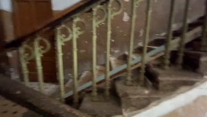 АВАРИЙНЫЙ ДОМ - КРАСНЫЙ ПРОФИНТЕРН. ШОК - ЛЮДЕЙ НЕ РАССЕЛЯЮТ. ЗАМОК ПОНИЗОВКИНА - ДОРОГАЯ СТРОЙКА