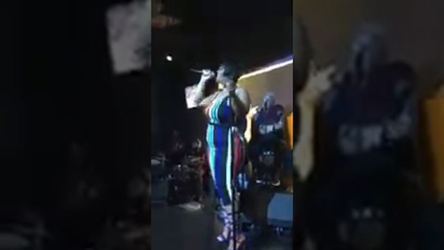 Amber B. Stevie Wonder Cover "Do I Do" смотреть онлайн