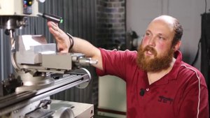 Фрезерно-сверлильный станок JET JMD-X2S DRO в работе