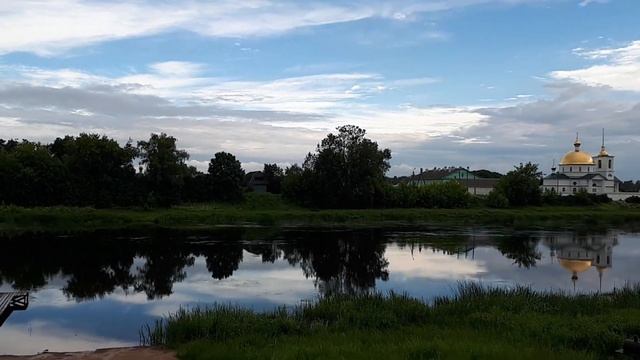 Город Остров на реке Великой ..