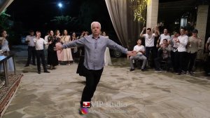 Мужчина вышел из толпы и Офигенно станцевал !! #свадьба #танец