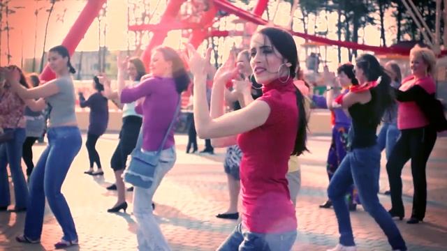 Flashmob flamenco en Kharkiv con chicas de La Niña Flamenca смотреть онлайн