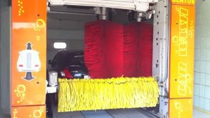 Автоматическая мойка машины.