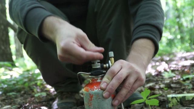 Как пользоваться мультитопливной горелкой с использованием бензина смотреть онлайн