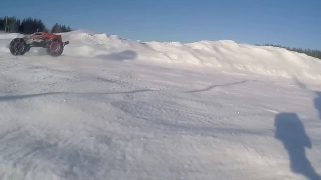 Slow motion E-MTA in the snow смотреть онлайн