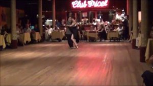 LUCILA BARDACH y MARCELO LAVERGATA bailando el tango SOY AQUEL VIAJERO en la milonga CLUB GRICEL