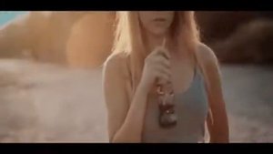 Раньше была как лед, танцует и поет