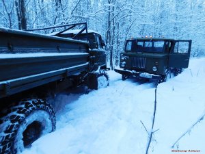 Месиво в снегу! ГАЗ-66 с мотором ВАЗ и ГАЗ-66! Storming snowdrifts on trucks