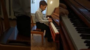 Манеев Михаил, 12 лет, 2 класс "общее фортепиано"