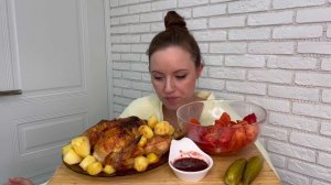 МУКБАНГ КУРИЦА В ДУХОВКЕ КАРТОШКА САЛАТ MUKBANG CHICKEN IN THE OVEN POTATO SALAD ОТВЕТЫ НА ВОПРОСЫ