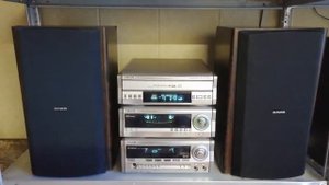 Как играет музыкальный центр Aiwa XR H2000