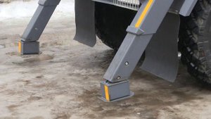 Портальный бункеровоз (SkipLoader) 14 тонн на шасси КАМАЗ 6х6 43118.mp4