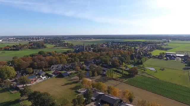 Drone vlucht Den Hout (orbit) op 13 oktober 2018 смотреть онлайн