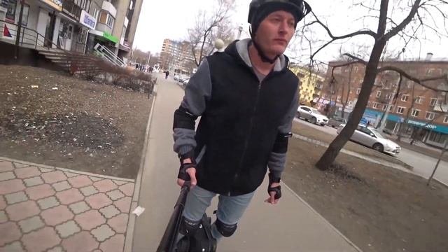 На моноколесе. Первый выезд в город по делам. Абакан. Научился кататься | ездить.
