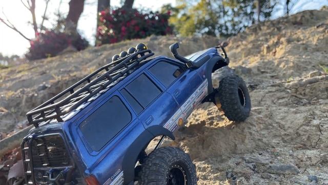 FMS model FCX18 LC80 trail run (LAND CRUISER)