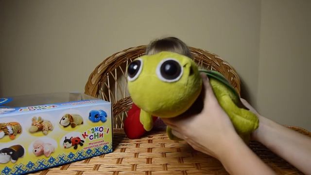 Музыкальный проектор-ночник сказочные сны. (Музичний проектор-нічник казкові сни) смотреть онлайн