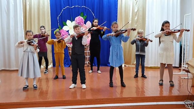 Ансамбль скрипачей "Волшебные скрипки" - "Во поле береза стояла" смотреть онлайн