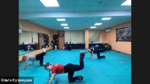 Фитнес. Тренировка с утяжелителями (2 кг), гантелями и резинкой.