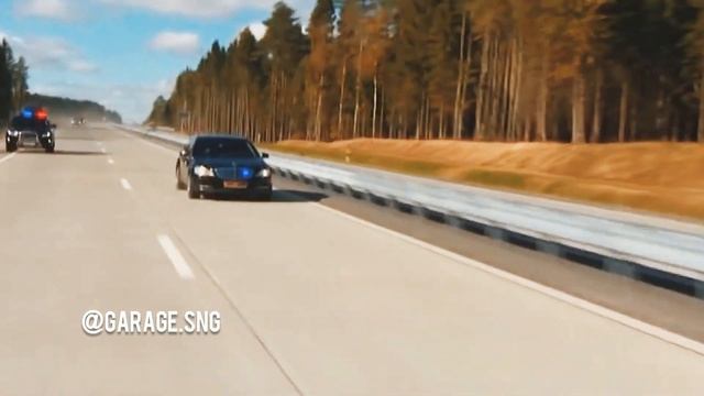 Лукашенко рулит! Президент Беларуси за рулём мерседеса смотреть онлайн