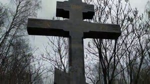 Могила Кирилла Лаврова на Богословском кладбище Петербурга