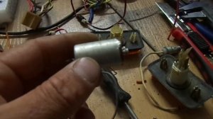 Мигалка (контрольная лампочка) из реле поворотов на автоматические ворота своими руками.