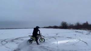 ЗИМНЯЯ ПОКАТУШКА.ДРИФТ НА ПИТБАЙКАХ!!