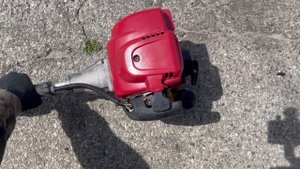 Honda GX35 Four Stroke OHC String Trimmer quick demo