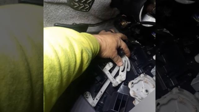 2001-2003 Prius blend door actuator replacement #prius #blenddoor #repair смотреть онлайн