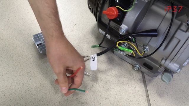 Подключение регулятора напряжения 10А к мотору Lifan смотреть онлайн