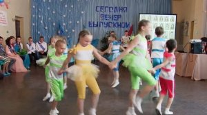 Коллектив "Зоряночка", "Топ-топ по паркету "