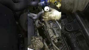 ремонт нижнего  патрубка радиатора системы охлаждения пежо 406