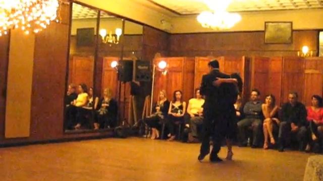 Andres Bravo & Carolina Jaurena @ La Milonga Rosa смотреть онлайн