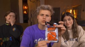 Едим Самую ОСТРУЮ vs КИСЛУЮ Еду в Мире Челлендж!