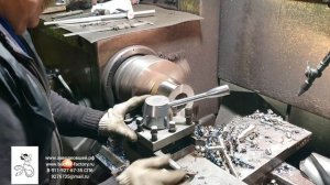 Работа токаря. Станок ДИП-300. Токарная обработка детали. ЗАВОД КОВШЕЙ