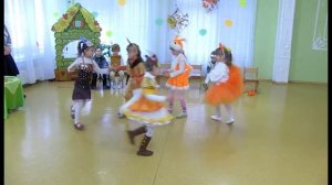 Праздник Осени в детском саду Разновозрастная группа Танец Белочек