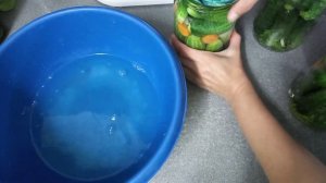 Огурцы маринованные *как магазинные* можно хранить под кроватью