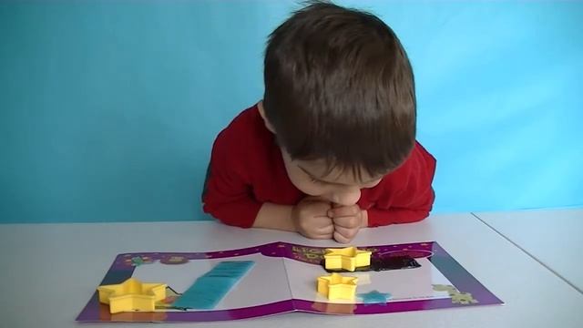 Плэй До светящийся Распаковка, делаем звездочки. Light Up Dough Unpacking and playing смотреть онлайн